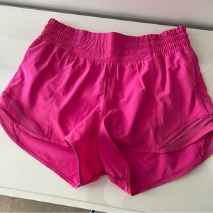 LULULEMON HOTTY HOT SONIC PINK SHORTS SIZE 4